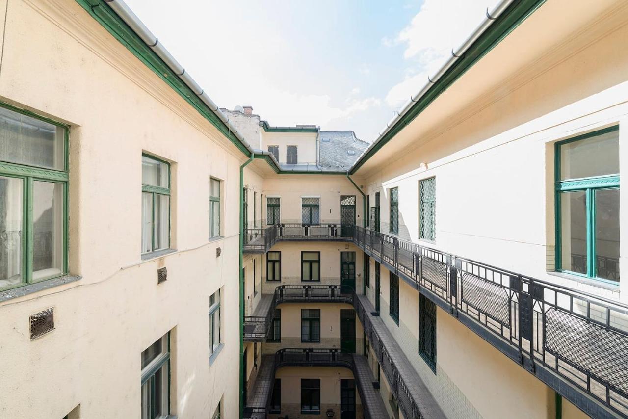 Vaci Street Premier Apartment Budapest Eksteriør bilde